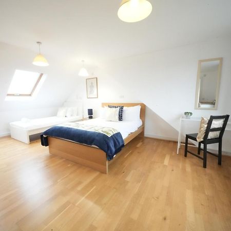 Harmondsworth The Great Airport Place-Private Bedrooms With Private Bathroom-1 Bus To Heathrow Airport-5 Minutes By Car- Helpful Advice From Our Team מראה חיצוני תמונה