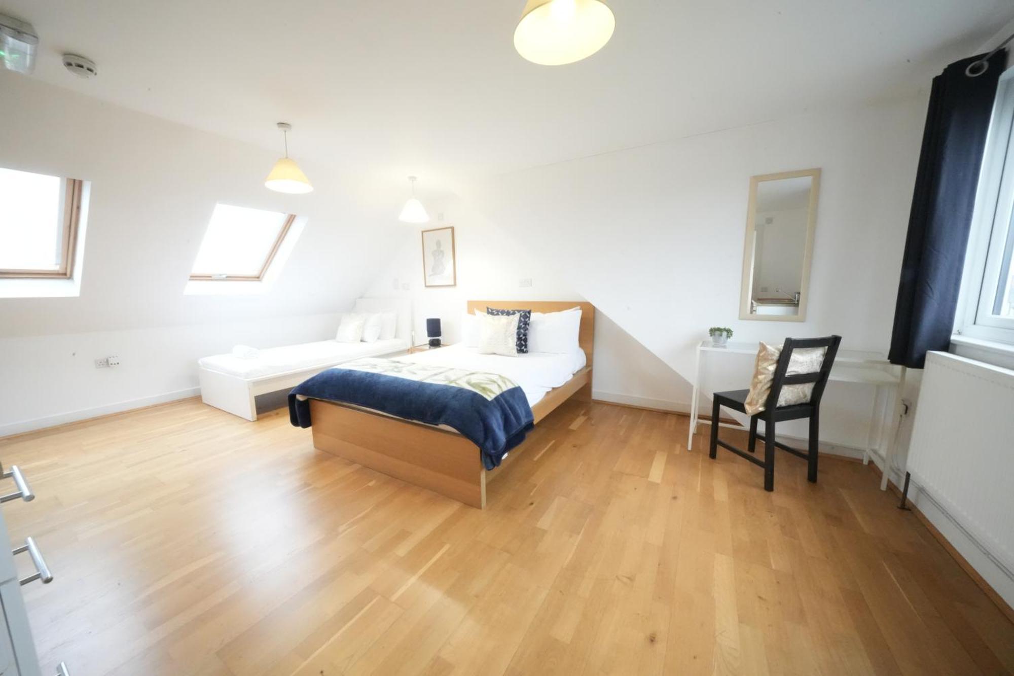 Harmondsworth The Great Airport Place-Private Bedrooms With Private Bathroom-1 Bus To Heathrow Airport-5 Minutes By Car- Helpful Advice From Our Team מראה חיצוני תמונה